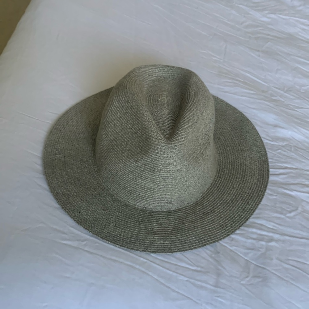 Gray hat